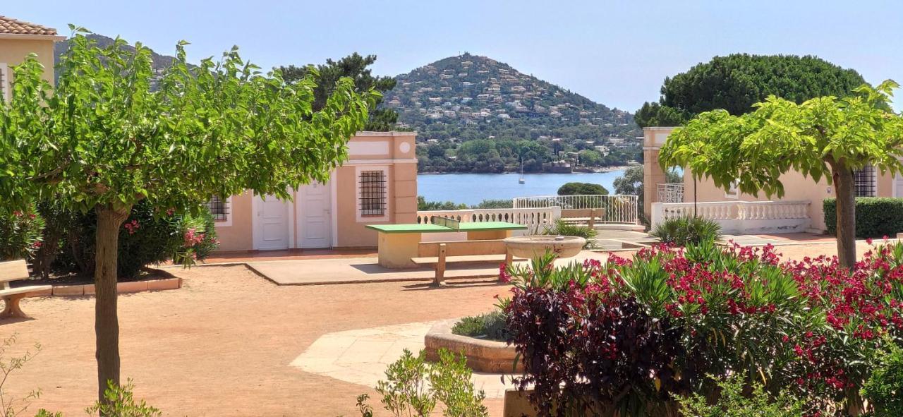 Agay Cap Esterel, Le Village Belvedere T2 Climatise Rez-De-Jardin, Vue Mer, Piscine Et Parking Inclus Saint-Raphaël 외부 사진